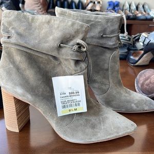Tahiti Konner brand new with tags boots